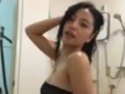泰國網紅在網路直播浴室邊跳舞邊洗澡
